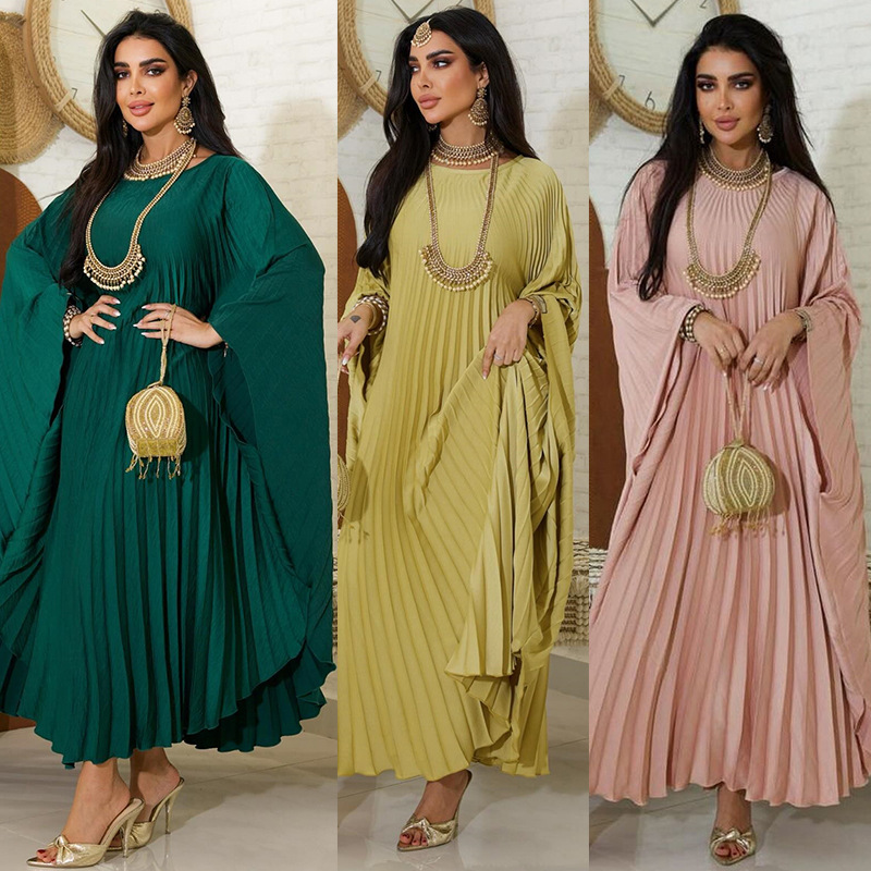 Street Fashion Dubai - Robe Abaya plissée à grand ourlet,