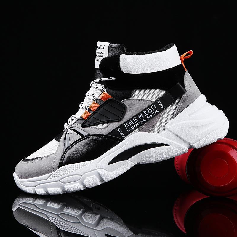 Street Fashion In Vietnam - Hightop Chaussures de sport d'été pour