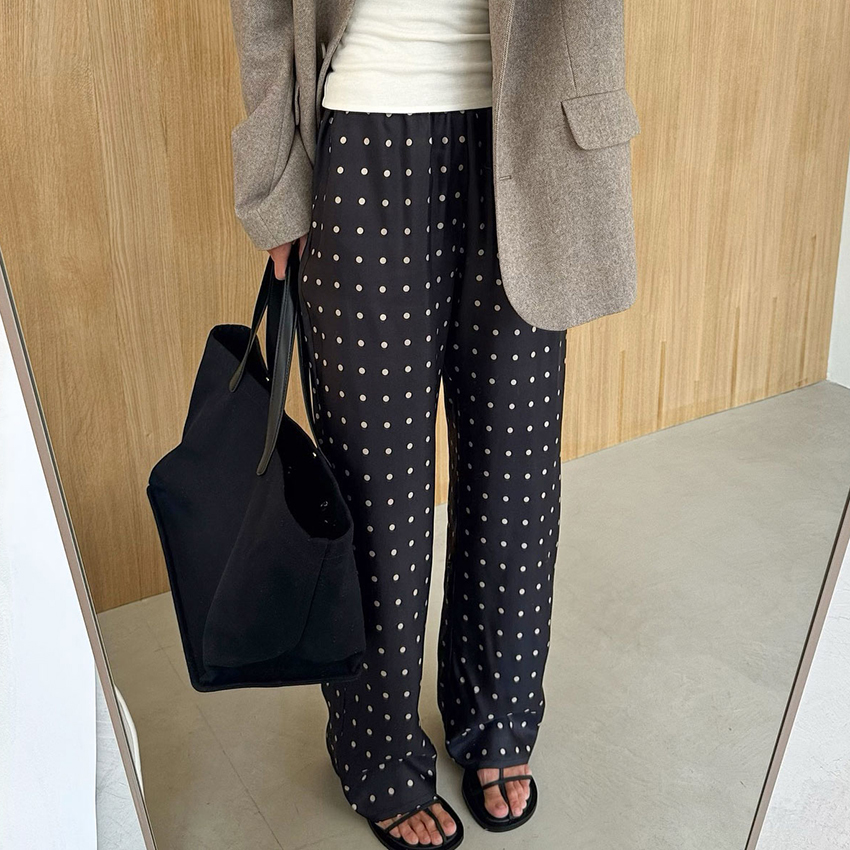 Street Fashion Fall 2025 - Pantalon décontracté noir à pois pour