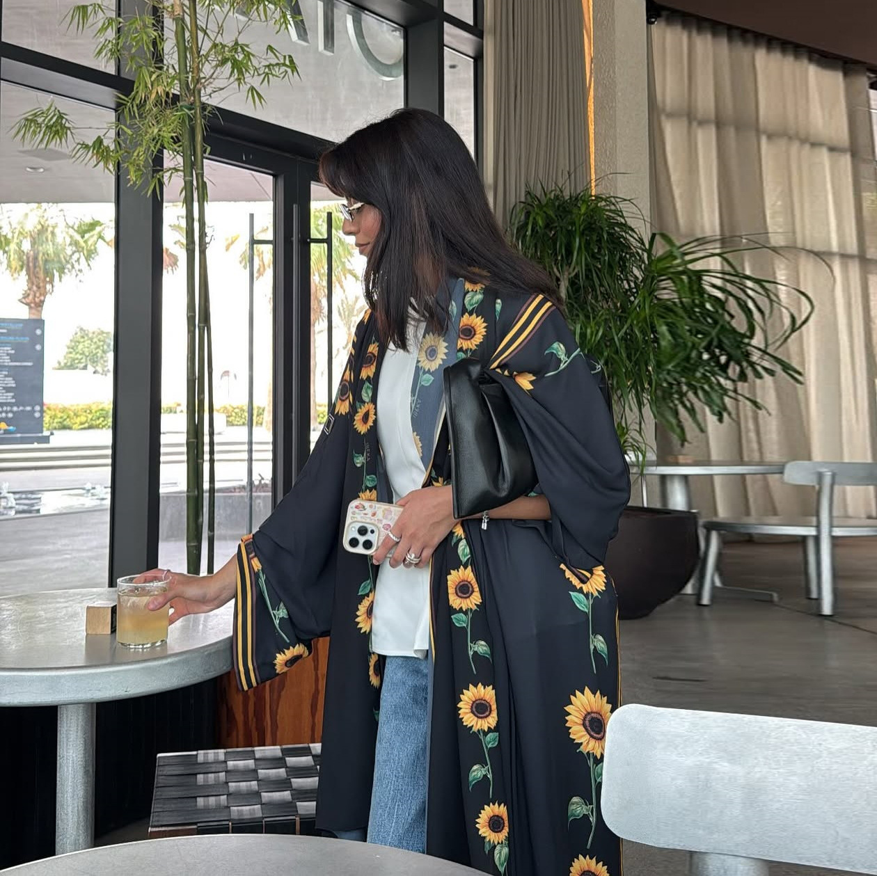Robe cardigan Dubaï avec foula - Street Fashion Dubai avis et prix