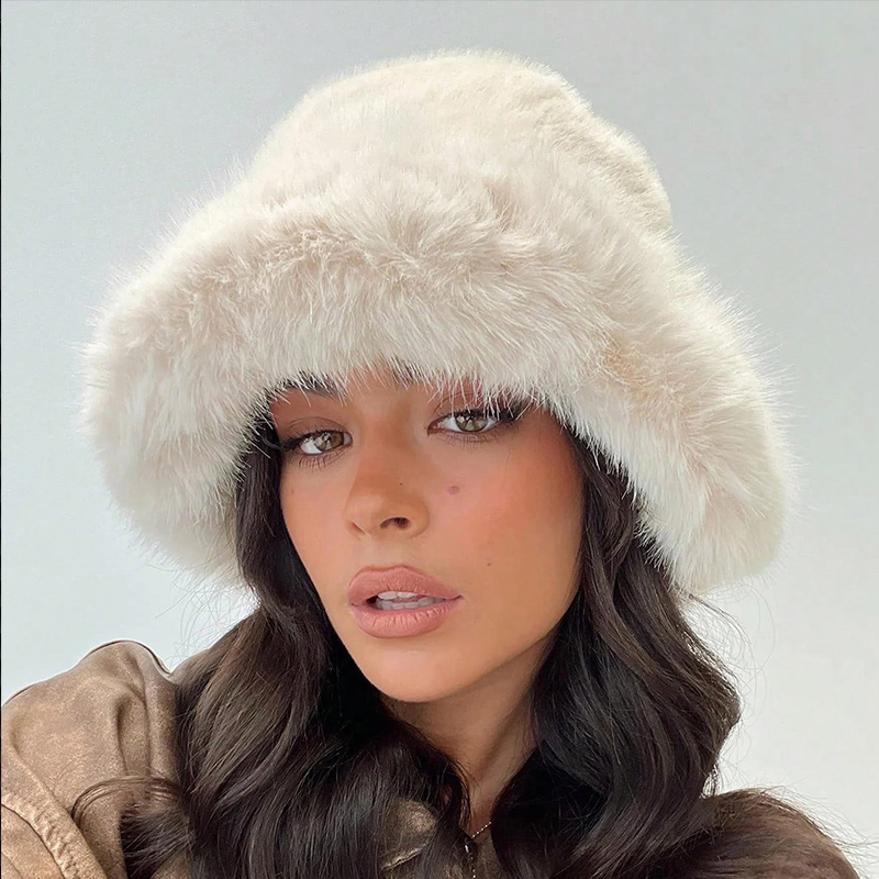 Chapeau seau en fausse fourrur - Bucket Hat Embroidered avis et prix