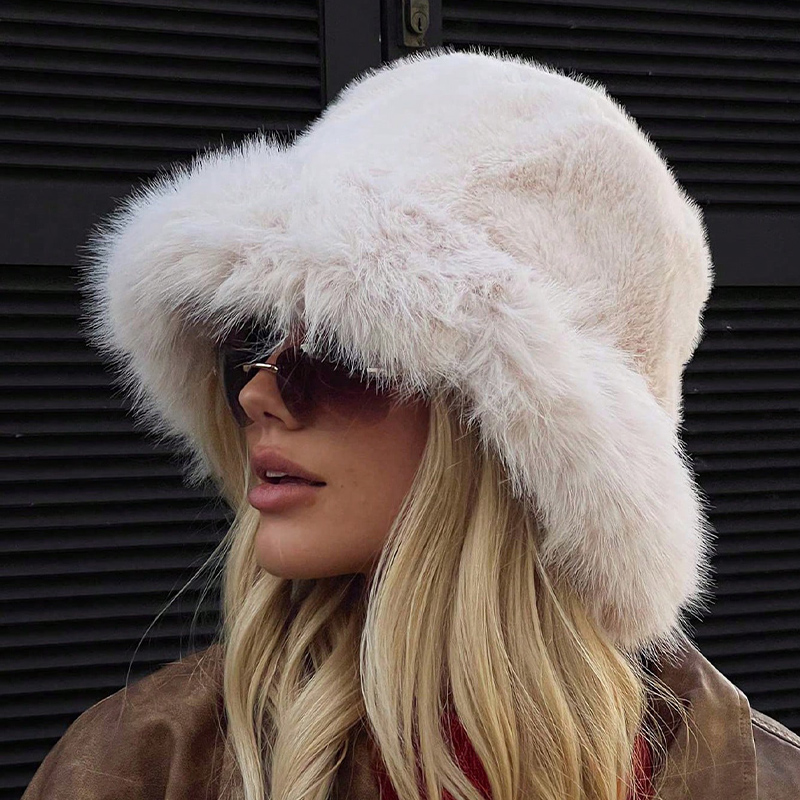 Chapeau seau en fausse fourrur - Bucket Hat Embroidered avis et prix
